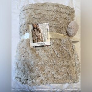 New- Hello Mellow cozy blanket wrap.